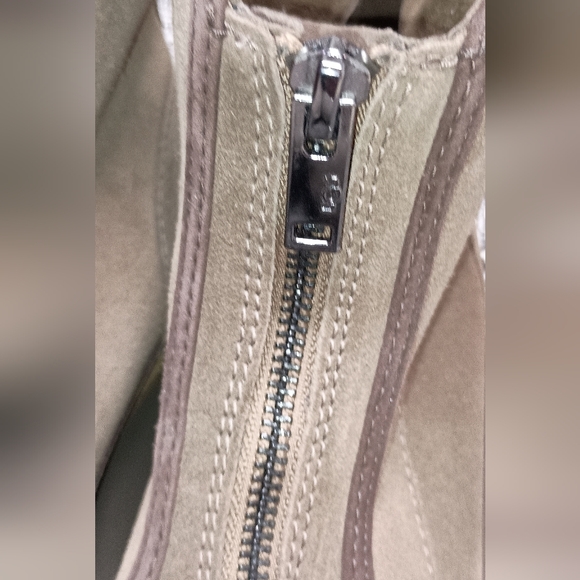 UGG City Func Front Zip Up Suede Brown Boots Women's 9 - Picture 9 of 15